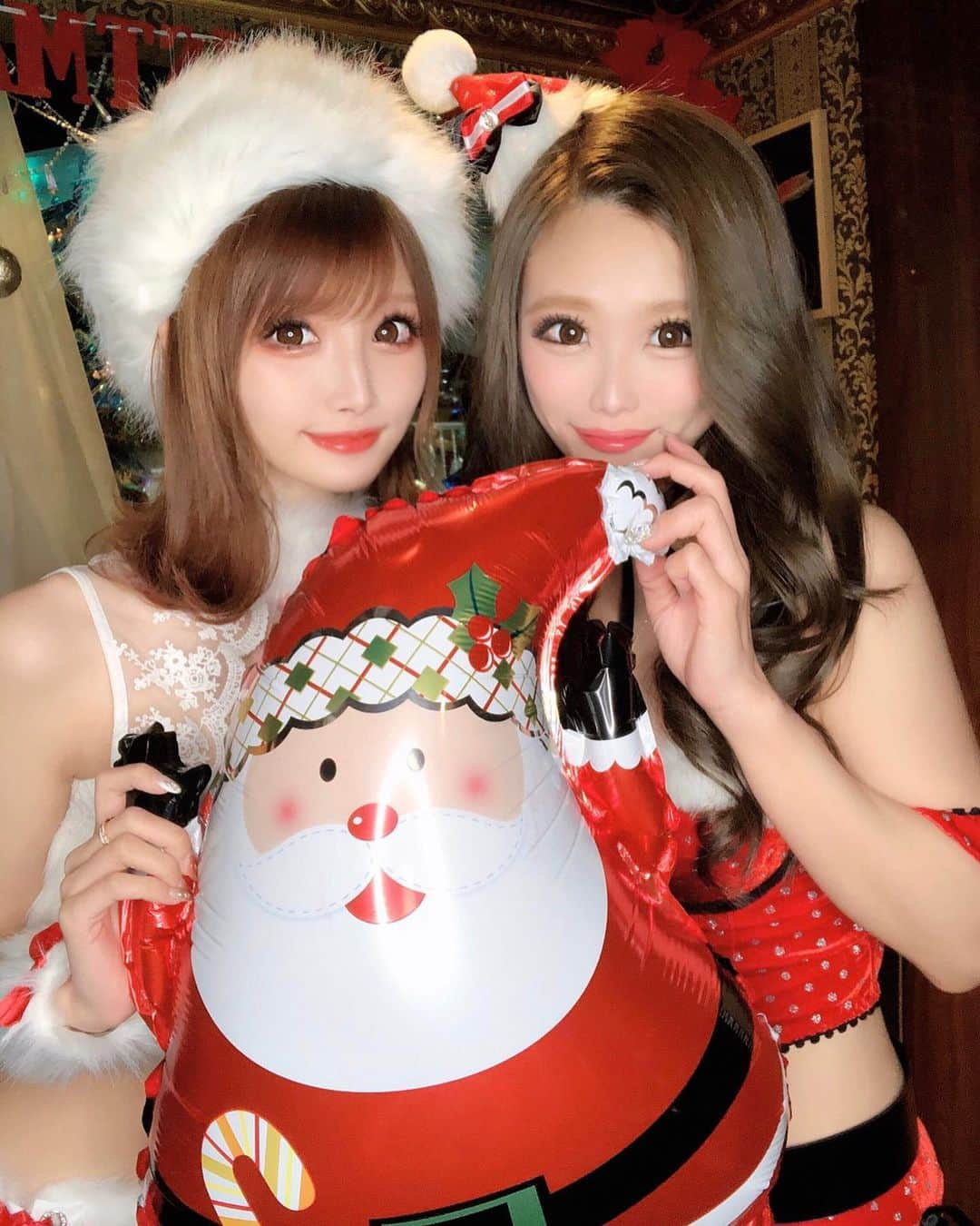 桜咲乃愛さんのインスタグラム写真 - (桜咲乃愛Instagram)「メリークリスマス❄☃🎅🎁💕🎄🎂✨ 今日もナウでクリスマスパーティーだよ🥰💕🍀 予定ない人集まれー！！😆♥️♥️♥️✨チキン食べ放題だよ😜♥️🥂みんなでくじ引きしてチキン食べよ🥰💕🍗 サンタさんまってる😆♥️♥️♥️✨ #クリスマス#クリスマスイベント#歌舞伎町#歌舞伎町キャバ嬢 #ナウ#桜咲乃愛 #サンタ#サンタコス #クリスマスコスプレ#クリスマスパーティー」12月25日 20時56分 - noasama1101