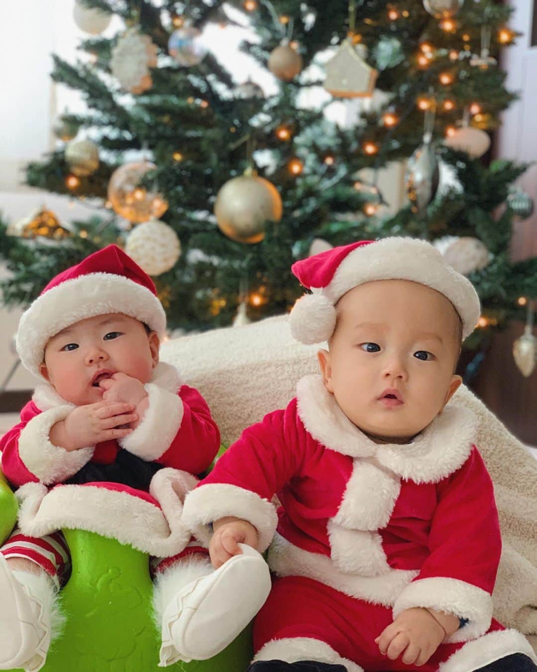 fumi_nakajimaさんのインスタグラム写真 - (fumi_nakajimaInstagram)「ㅤㅤㅤ ‪ℳℯ𝓇𝓇𝓎 𝒳𝓂𝒶𝓈 ‬🎅🏻🎄 ㅤㅤㅤ はじめてのクリスマスは サンタになってみました。 ㅤㅤㅤ ケンタッキー美味しかった❤️ #UNOやるの忘れた ㅤㅤㅤ」12月25日 21時08分 - fumi_nakajima