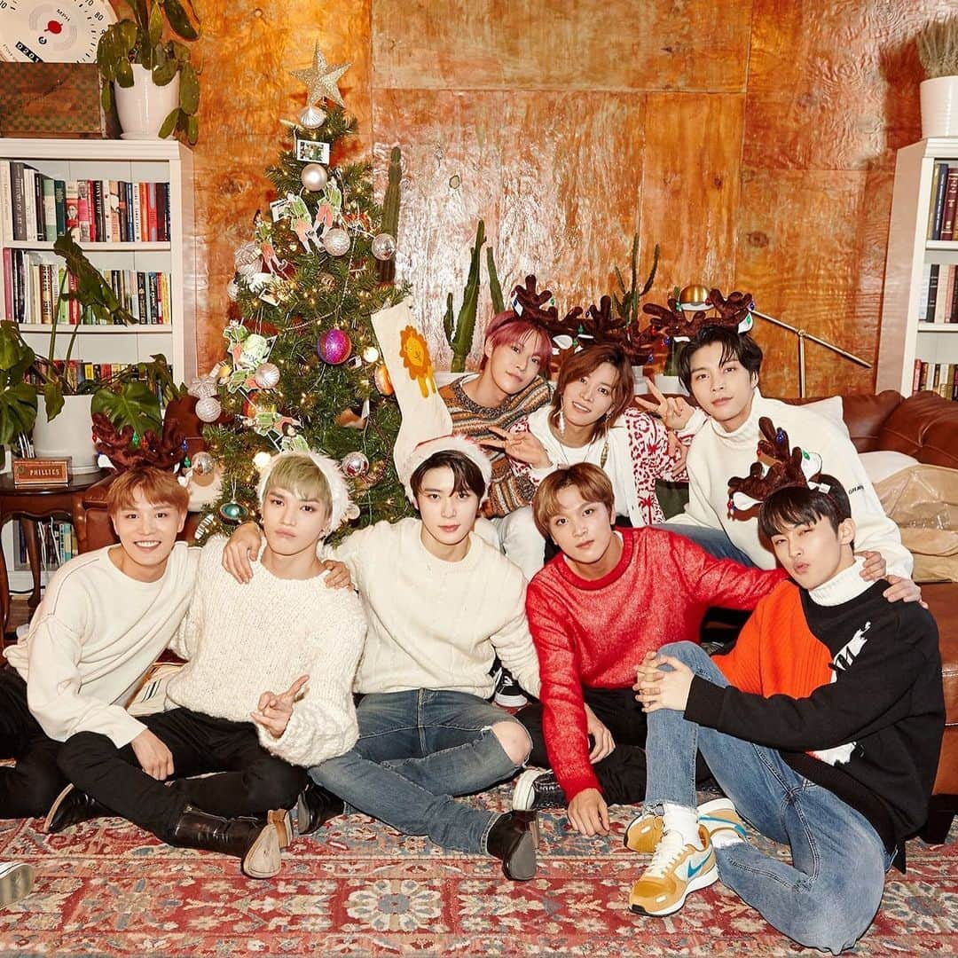 NCT(Neo Culture Technology)さんのインスタグラム写真 - (NCT(Neo Culture Technology)Instagram)「Merry Christmas! 🎄🎊 Wishing you filled with happiness and joy. ❤️ #NCT #SMTOWN」12月25日 21時17分 - nct_world