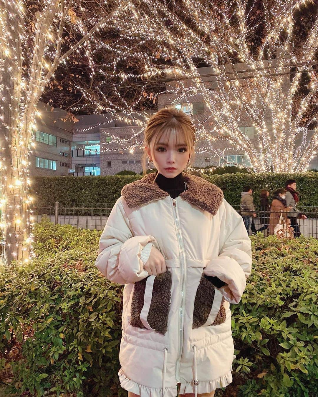 桜井美悠（みゆみゆ）さんのインスタグラム写真 - (桜井美悠（みゆみゆ）Instagram)「. Merry Christmas🎄🎅✨ . イヴは京都のイルミネーションを見てきて お勧めしてもらったもつ鍋を食べてきたよ🍲 . 行くつもりだったライトアップが終了してたのを向かってる間に気づいて急遽場所変更🤣 . 場面だったけど京都楽しめました🌙 . Christmasはクリスマスソング聴いて浸る🤤 .」12月25日 21時19分 - miyumiyu1112