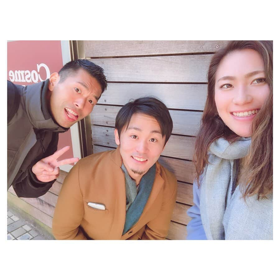 永井葉月さんのインスタグラム写真 - (永井葉月Instagram)「________________________________________ Meeting up with them on Xmas has become an annual event.🎄🎁🎅 . 毎年恒例行事になってきました👏 3年連続突破笑😂✨ お二方には本当にお世話になってます。 ほぼ私の話ばっかりだけど、 沢山聞いてくれて色んな意見をくださる 私のリアルサンタクロース笑🎅🏻🎅🏻 今日も楽しかったです✨ また来年会いましょう☺️💗 @k3nsaito @yota.tsumura  __________________________________________ #メリークリスマス #クリスマスランチ  #表参道ランチ #merrychristmas Christmas #elle #ellecafe」12月25日 21時23分 - hazuki815hazuki