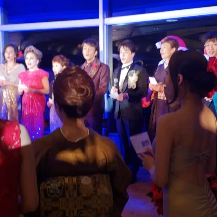 インゴのインスタグラム：「Last time DEWI FUJIN xmas party」