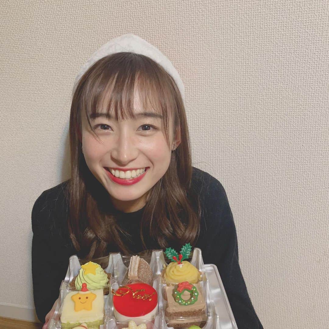 鈴木えりかのインスタグラム：「. Merry Christmas🎅🏻🎄🎁🎂✨💭 . . . . #merrychristmas #cake #christmascake #🎅🏻 #winter」