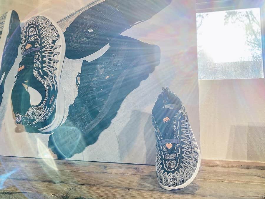 布川桃花さんのインスタグラム写真 - (布川桃花Instagram)「KEENのスニーカー履いて 20SSの展示会へ👟 . ノベルティーが自販機型になってて楽しかった❤︎ . #KEEN #足元倶楽部」12月25日 21時55分 - momoka_fukawa