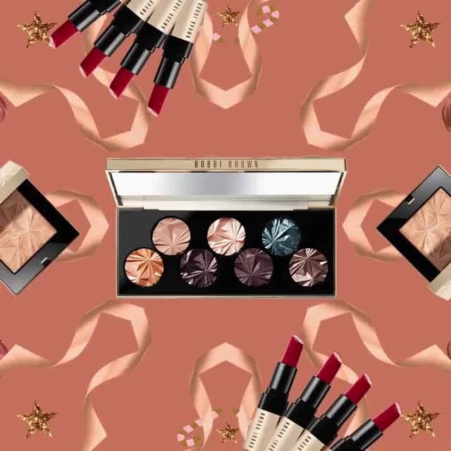 のインスタグラム：「Cheers to all things merry & bright!  #HappyHolidays #BobbiBrown」
