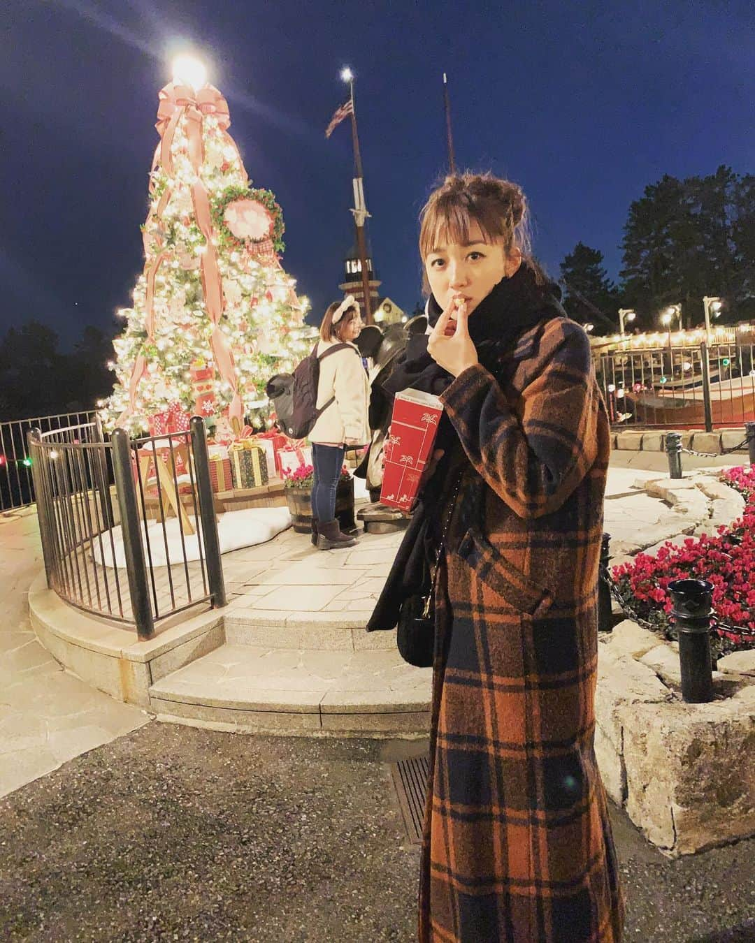 神田咲実さんのインスタグラム写真 - (神田咲実Instagram)「Happy merry Xmas🎄❤︎ * #混みすぎてて放心状態の人😂」12月25日 22時11分 - sakimikanda