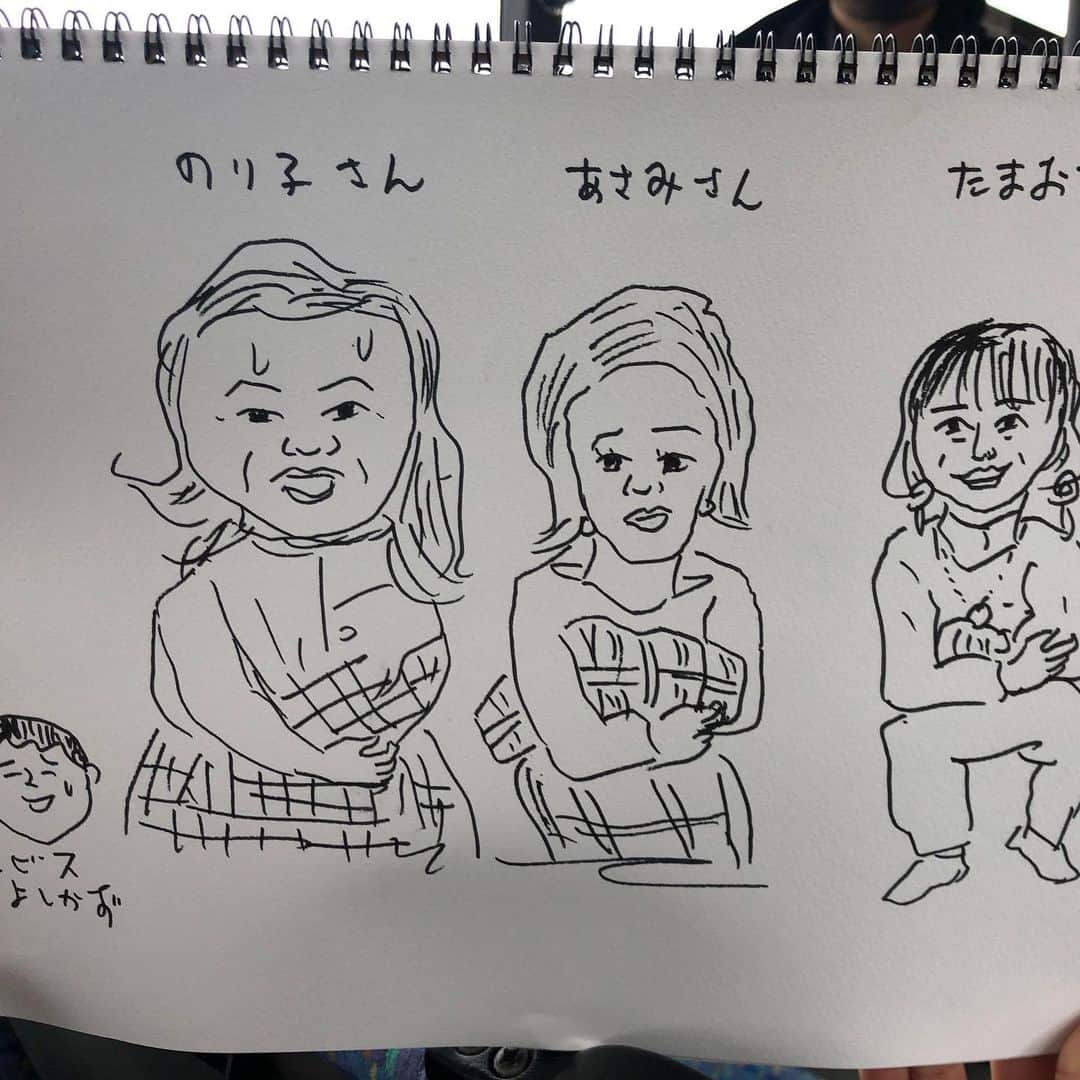 加藤紀子さんのインスタグラム写真 - (加藤紀子Instagram)「テレビ東京『旅バラ』ローカル路線バスの旅、最終回ゲストに呼んで頂いて感謝いっぱいです。 濃厚濃密なロケで4時間SPくらいでも良かったんじゃ？なレベルの撮れ高だった気がしますが、 とにかく太川さん蛭子さん、楽しい時間をありがとうございました。 玉緒ちゃん、あさみちゃん、いっぱいお疲れ様でした。そして愛しかない技術、製作の皆様、本当にありがとうございました！！ にしても、また観たいです、路線バス旅！！ #写真1はその昔DVD用のコメント収録した時 #写真2と3総集編の時 #写真4は蛭子さんが見た私達三人 #写真5は最後のバスを待つお二人  #テレビ東京 #ローカル路線バスの旅」12月25日 22時17分 - katonoriko