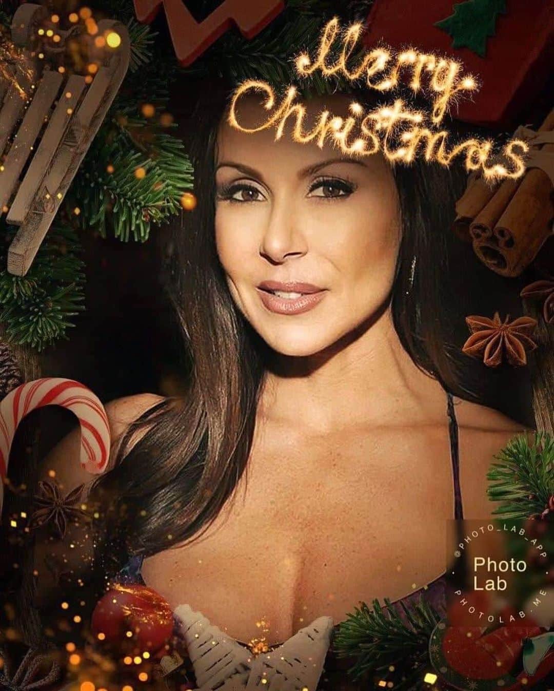 Kendra Lustさんのインスタグラム写真 - (Kendra LustInstagram)「Merry Christmas 🎄🎅🏼 #2019 i hope everyone is able to spend the day enjoying family & friends. A special thank u to all the first responders and military who can’t spend time during the holidays with there family because they are working and keeping us safe and allowing us to enjoy days like today ❤️ #grateful」12月25日 22時26分 - kendralust