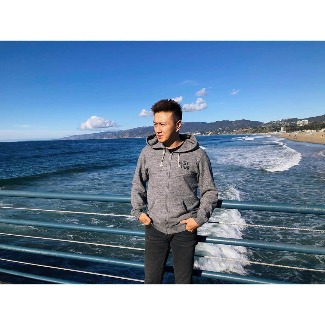 チン・テヒョンさんのインスタグラム写真 - (チン・テヒョンInstagram)「santa monica & 먹방  #LA #santamonica #venicebeach」12月26日 7時55分 - taihyun_zin