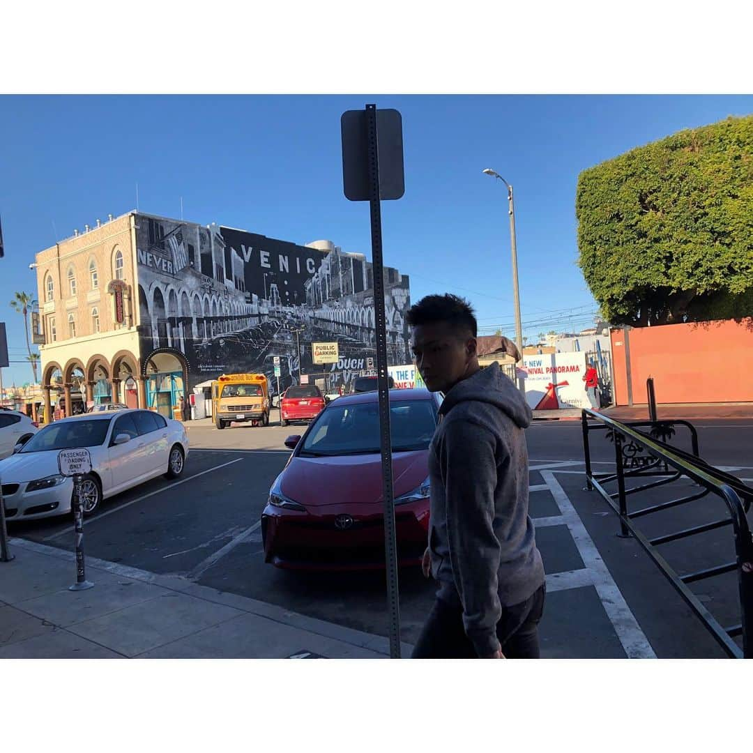 チン・テヒョンさんのインスタグラム写真 - (チン・テヒョンInstagram)「santa monica & 먹방  #LA #santamonica #venicebeach」12月26日 7時55分 - taihyun_zin