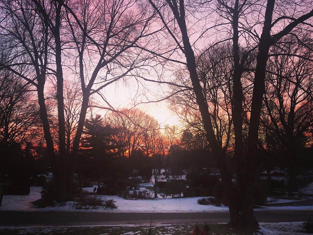小泉麻耶のインスタグラム：「Merry Christmas to you 🎄🎁✨ From Boston Belmont. It was gorgeous sunset 😻💗 #merrychristmas #boston」