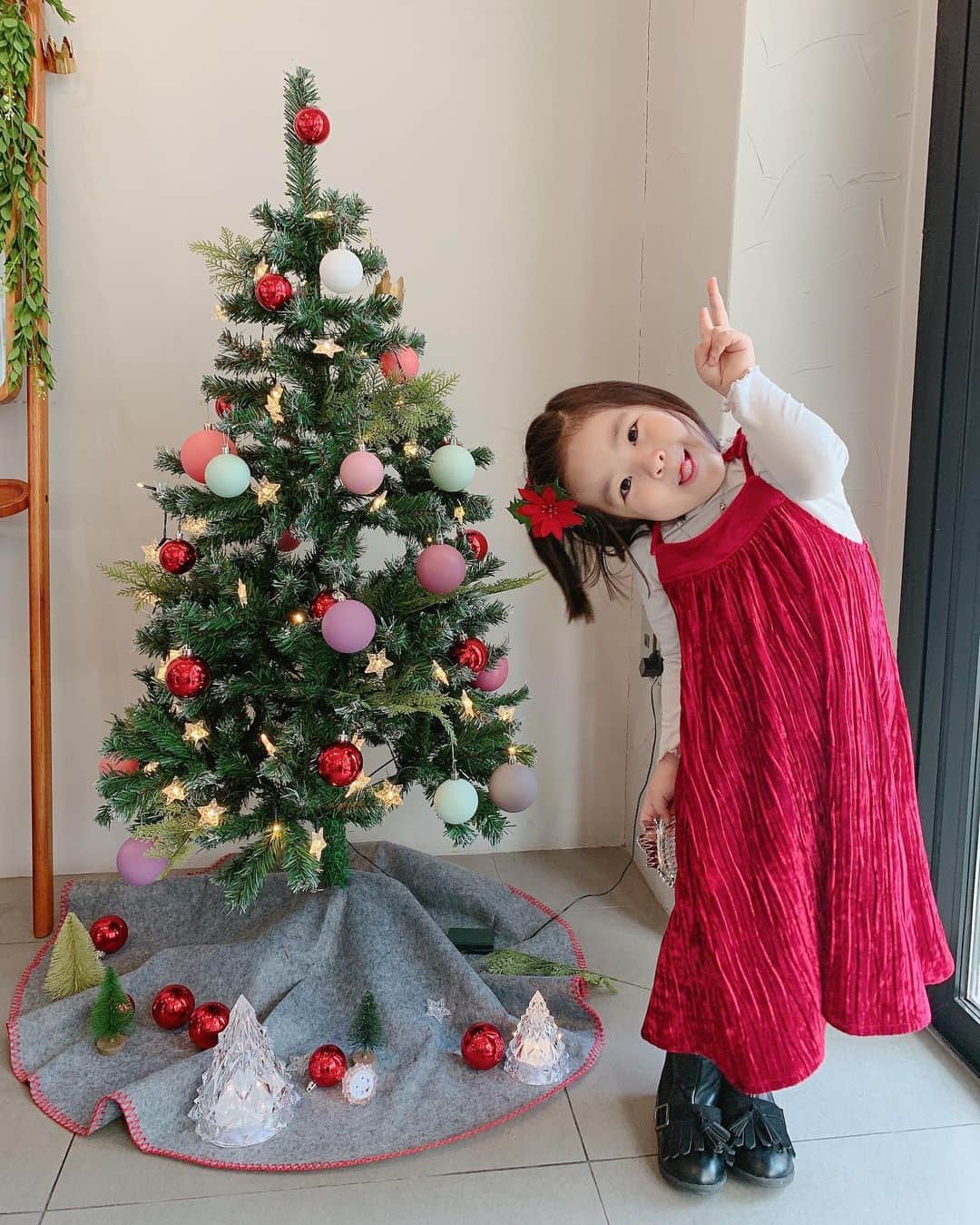 のインスタグラム：「아이들아. 일년 또 무럭무럭자라라.  아이들아. 아프지말고 튼튼하여라.  아이들아. 까르르 많이 웃고 즐거워라. #아이들기도#더많은아이들이#더많이웃었으면좋겠다」