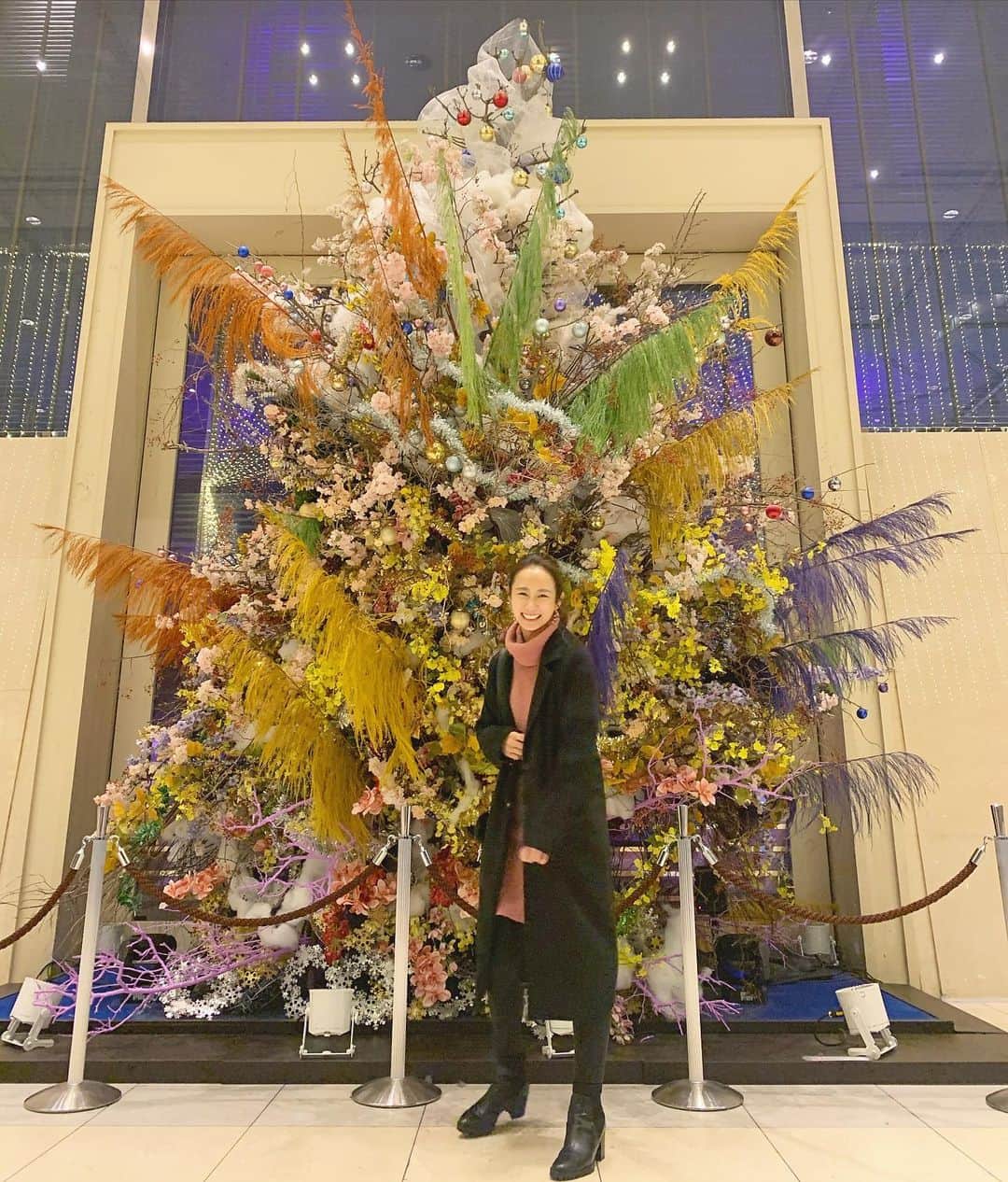 筒井萌子のインスタグラム：「* 素敵な✨ツリー🎄？！ ・ #筒井萌子 #女優 #actress #モデル #model #岡山  #shooting #instagood #instalike #converse #撮影 #followme #instalike #ゴルフ #ゴルフ女子 #ゴルフコーデ #골프 #좋아요반사 #좋아요그램 #좋아요환영 #데일리그램 #패션 #오오티디 #카페 #ディズニー　#ディズニーシー」