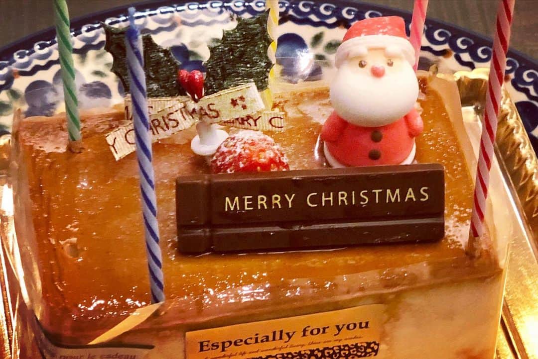 涼紫央さんのインスタグラム写真 - (涼紫央Instagram)「クリスマスは イヴにお友達と。 当日は家族で。 かわいいケーキ達♡」12月26日 9時06分 - toitoitoi