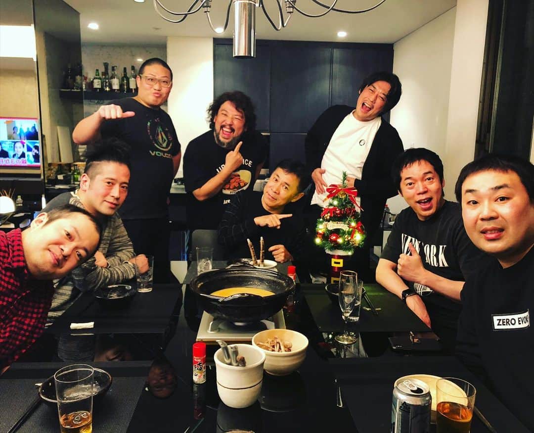 岡村隆史さんのインスタグラム写真 - (岡村隆史Instagram)「今田邸 クリスマスパーティー ではなく 鍋パーティーです。 12/25」12月26日 0時24分 - okamuradesu