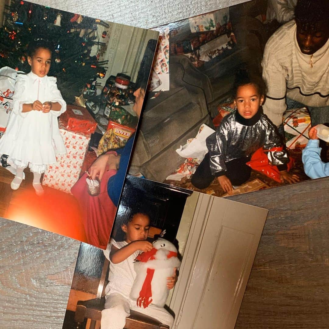 レオナ・ルイスのインスタグラム：「Christmas, with love ❤️ 🎄 ❤️」