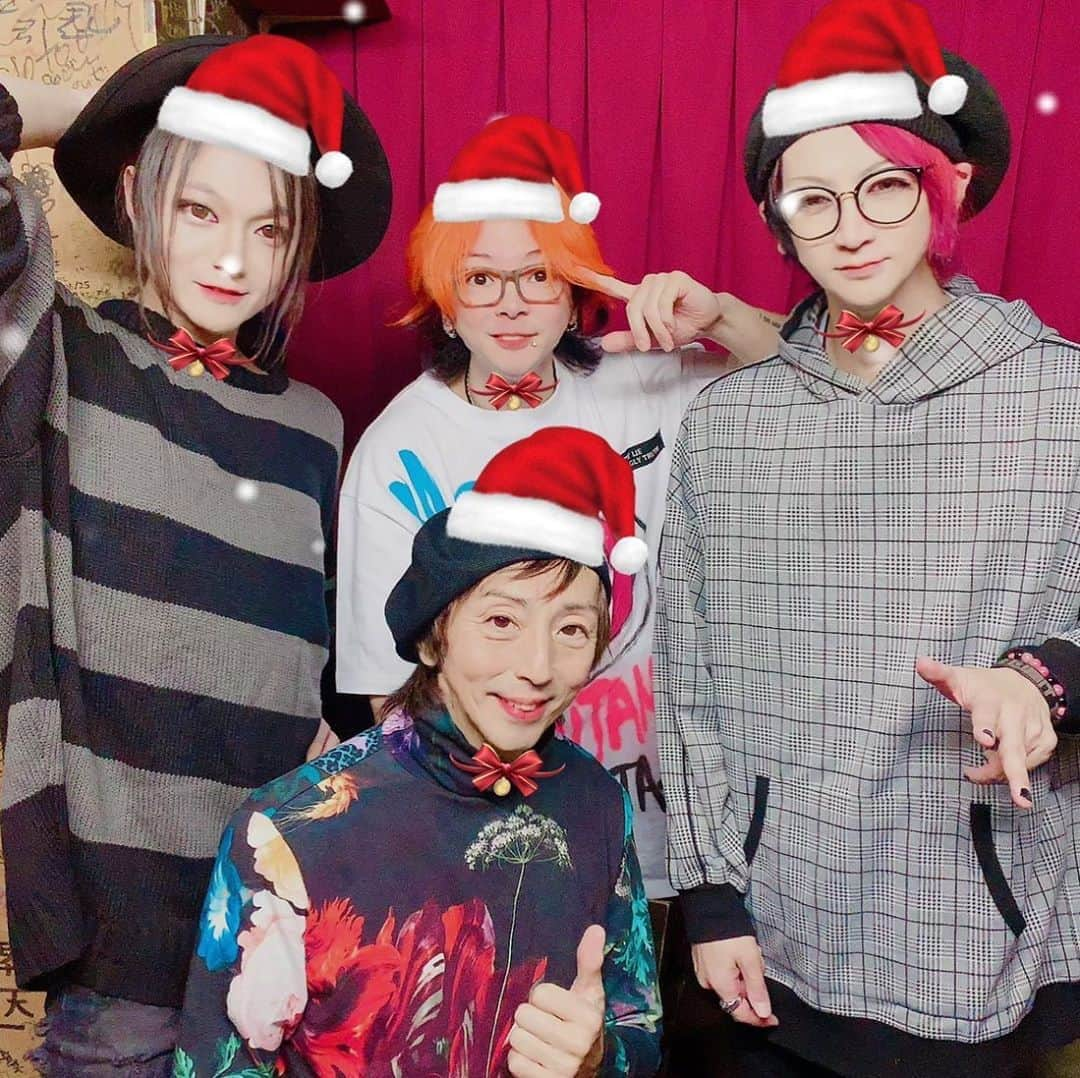 Ikuoさんのインスタグラム写真 - (IkuoInstagram)「是方博邦CHRISTMAS SPECIAL Rock twin Guitars Jam 京都RAG無事終了しました！今年のラストセッションとても楽しかった！お越しのみなさんありがとう！ 是方さん、6日間お疲れ様でした！ #是方博邦  #ikuo #淳士 #yukl」12月26日 0時34分 - ikuobass