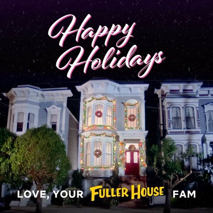 フラーハウスのインスタグラム：「Tis the season! 🎄🎅🏼 Happy Holidays from everyone at Fuller House. 💛」