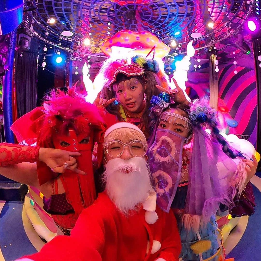 TEMPURA KIDZさんのインスタグラム写真 - (TEMPURA KIDZInstagram)「12.25 KAWAII HARAJUKU ChristmasPARTY2019 @kawaiimonstercafe  Thank you for coming🎅🎄 #tempurakidz #kawaiimonstercafe #harajuku #原宿」12月26日 0時43分 - tempurakidz