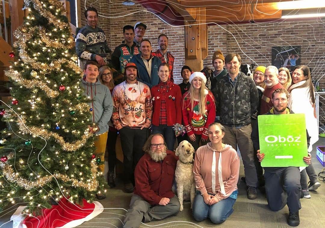 のインスタグラム：「Happy holidays from Oboz! ✨✨✨✨ #truetothetrail」