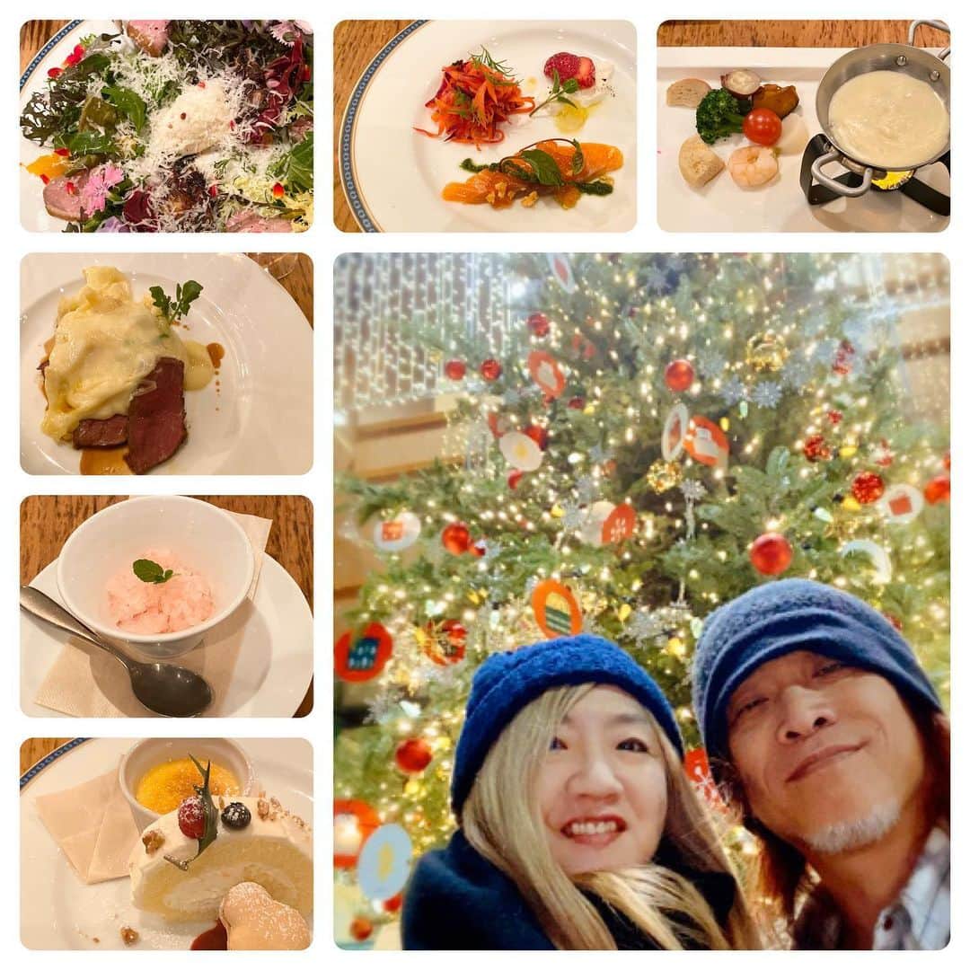 喜国雅彦＆国樹由香さんのインスタグラム写真 - (喜国雅彦＆国樹由香Instagram)「個展を堪能したのち、ディナー。予約なしで入れたお店のクリスマスメニューには、国樹の大好きなチーズフォンデュが。お腹いっぱい食べました（由）  #dinner #yummy #merrychristmas  #ginza #tokyo #japan #喜国さんのおヒゲ真っ白です  #サンタさんにあらず #メリークリスマス」12月26日 1時15分 - kunikikuni