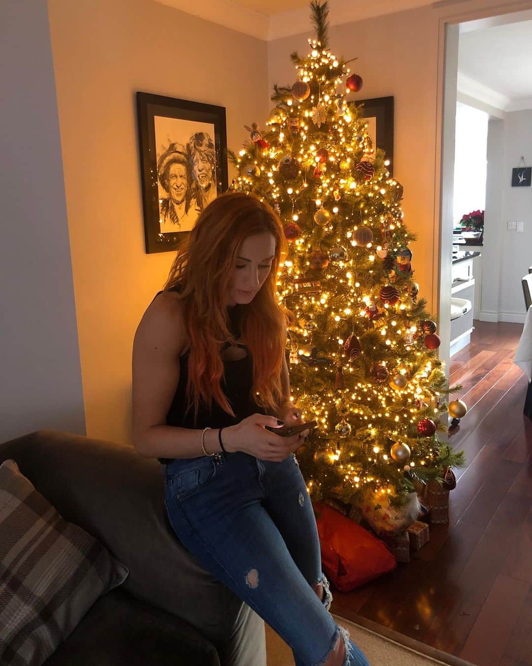 レベッカ・ノックスのインスタグラム：「Sitting in Ireland thinking about all the support you’ve given me this year. No matter what happens to us next year, I want you to know I’ll never to be able to thank you all enough.」