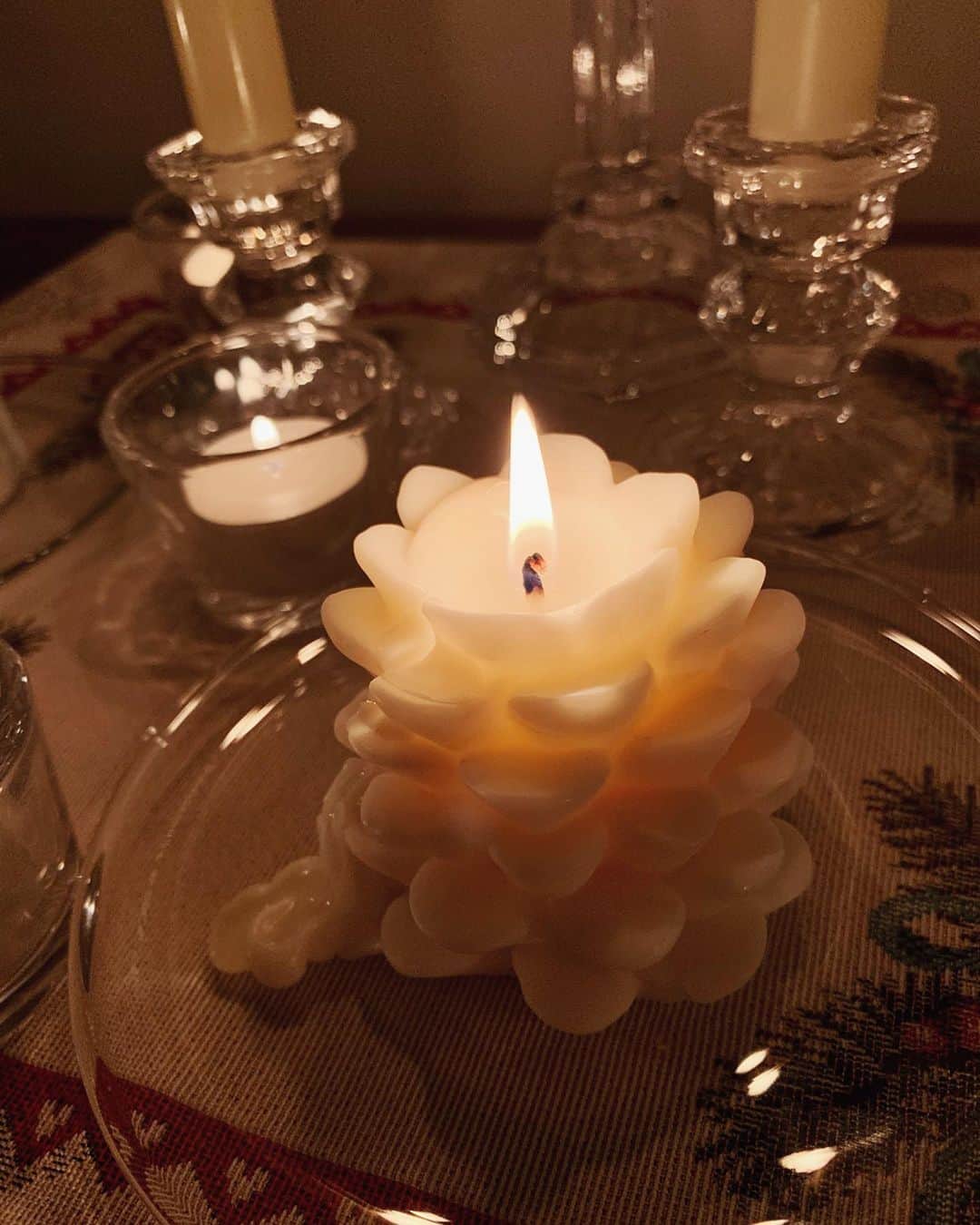 舞雛かのんさんのインスタグラム写真 - (舞雛かのんInstagram)「🕯‪✶ candle night...🌛. #可愛いキャンドルを集めて #2枚目の溶けてるのがお気に入り」12月26日 1時25分 - mizho_601