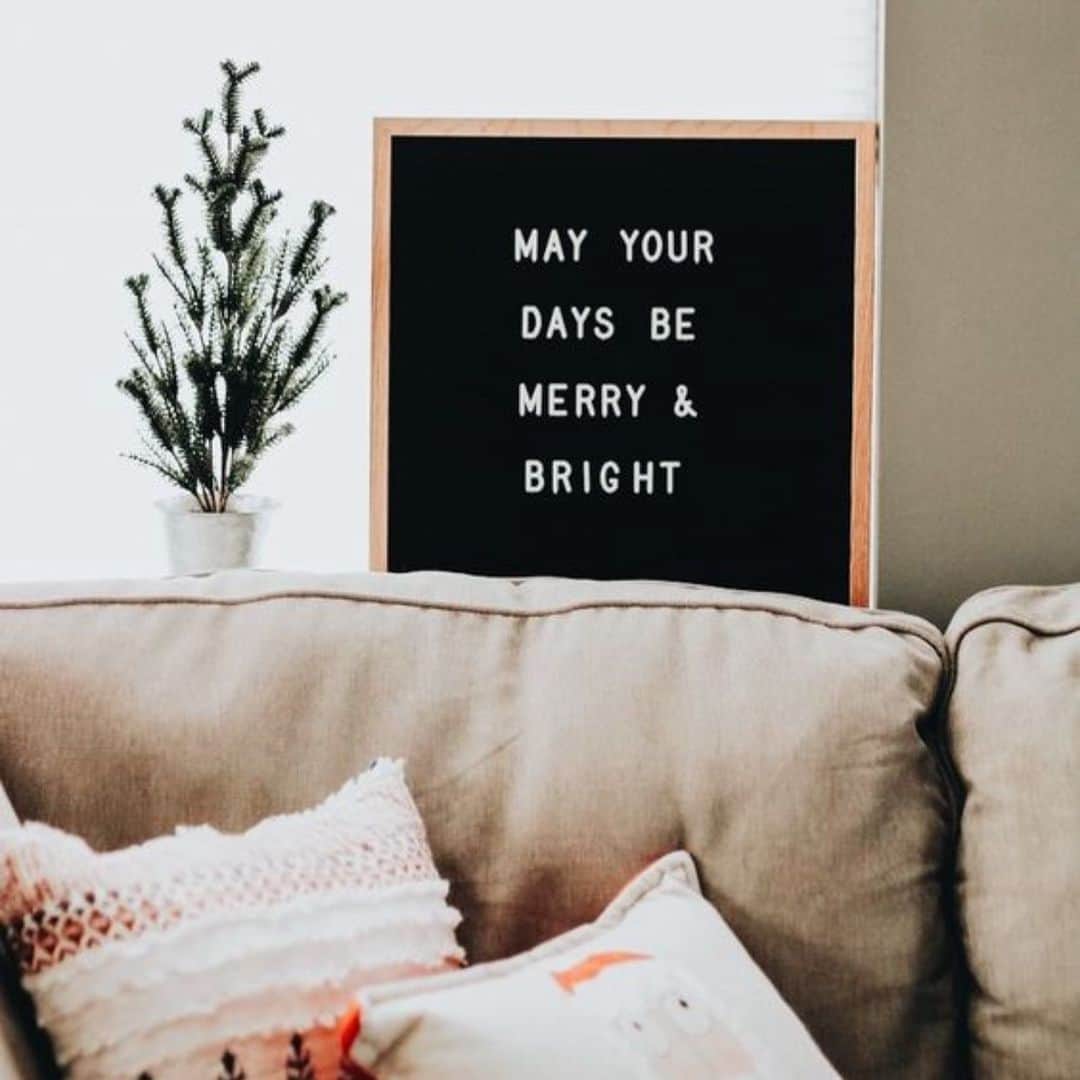 のインスタグラム：「Wishing everyone a healthy and happy holiday! #catherinemalandrino #catherinecatherine #holidayseason #happyholidays #holidays2019」