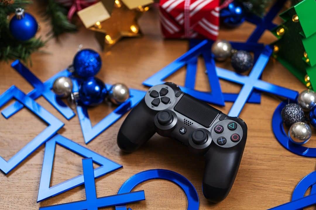 PlayStationさんのインスタグラム写真 - (PlayStationInstagram)「Happy holidays from all of us here at PlayStation! 💙」12月26日 2時34分 - playstation