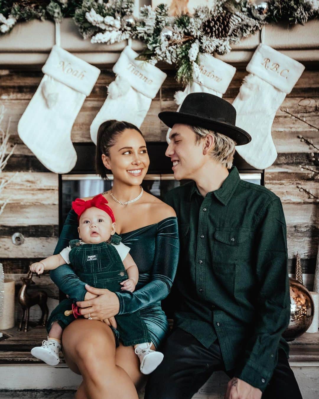 Tianna Gregoryさんのインスタグラム写真 - (Tianna GregoryInstagram)「Merry Christmas from my family to yours! 🎄」12月26日 4時10分 - tiannag