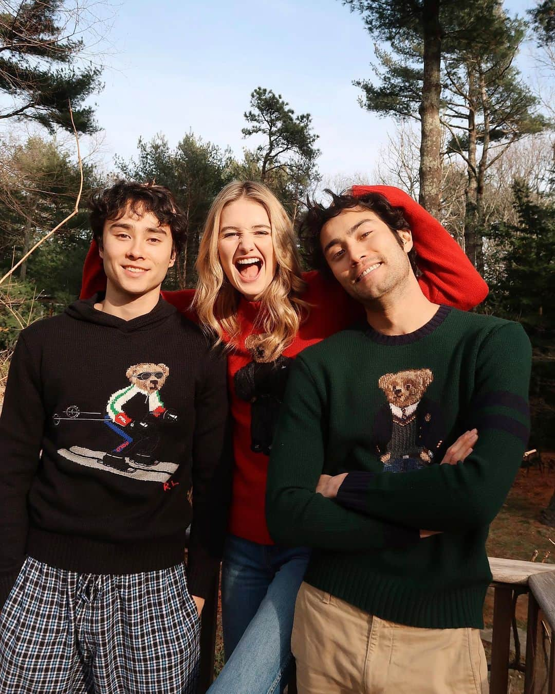 サンヌ・ヴロートさんのインスタグラム写真 - (サンヌ・ヴロートInstagram)「Tag your favorite family members! 🍾🎄🎉」12月26日 4時43分 - sannevloet