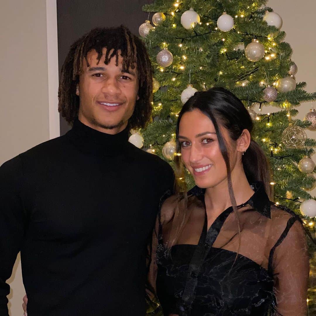 ナタン・アケのインスタグラム：「Merry christmas everyone🎄😘」