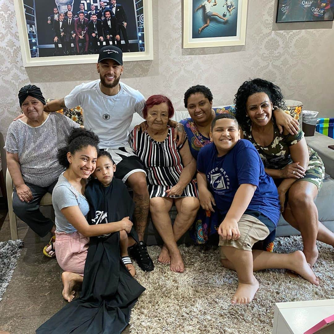 ネイマールさんのインスタグラム写真 - (ネイマールInstagram)「Feliz Natal ❤️ #family」12月26日 5時57分 - neymarjr