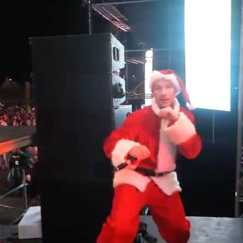 メジャー・レーザーのインスタグラム：「🎅」