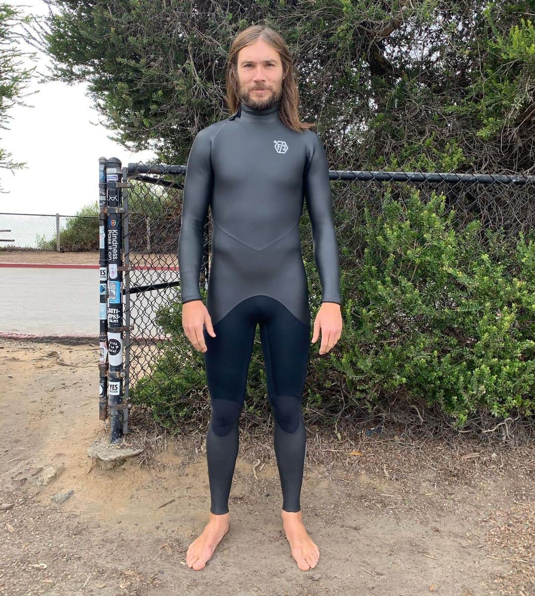 サキャスティックのインスタグラム：「Alex in @fahrenheitcelsiuswetsuits ‘Earvin’ 3/2mm fullsuit」