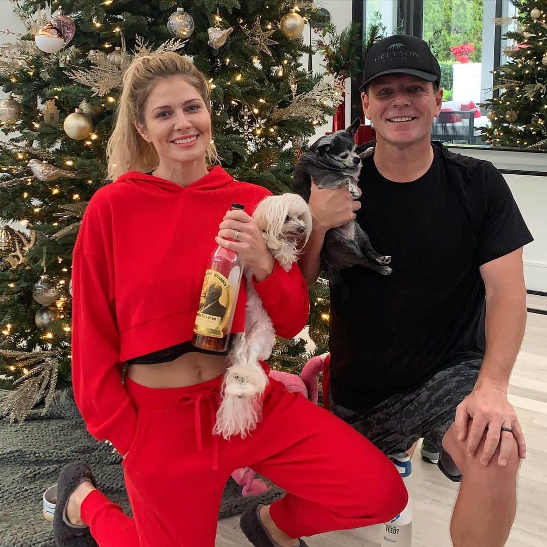 トリー・ウィルソンのインスタグラム：「. Merry Merry Christmas! . He’s 2 workouts in & I’m 2 whiskey’s in. 😆 (He got a new peleton & I am trying out the southern medicine for a nasty cough) . To me, today is all about BELIEVING. . Not just what you might see with your eyes or touch with your hands...but what you can FEEL in your heart and soul. . My Christmas wish is that you feel HIS love 365 this year. . It’s real. It’s powerful. It’s healing. It moves mountains. It conquers evil. It always wins in the end no matter what.❤️ .」