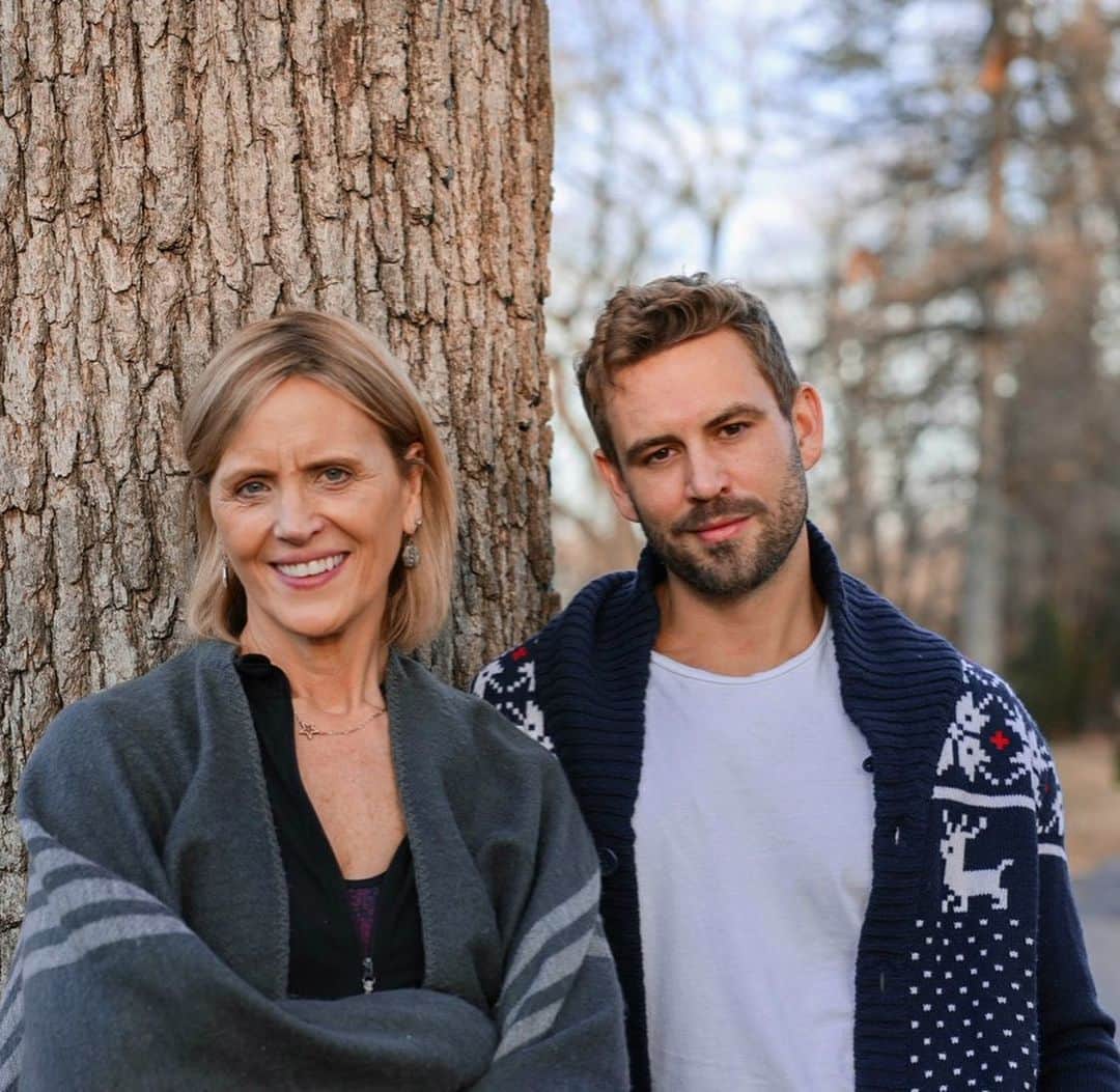 ニック・ビオールのインスタグラム：「Moms had 11 kids and my name is Nick, so clearly we are both Saints. Merry Christmas! And obviously ...God Bless😇🎅🏼」