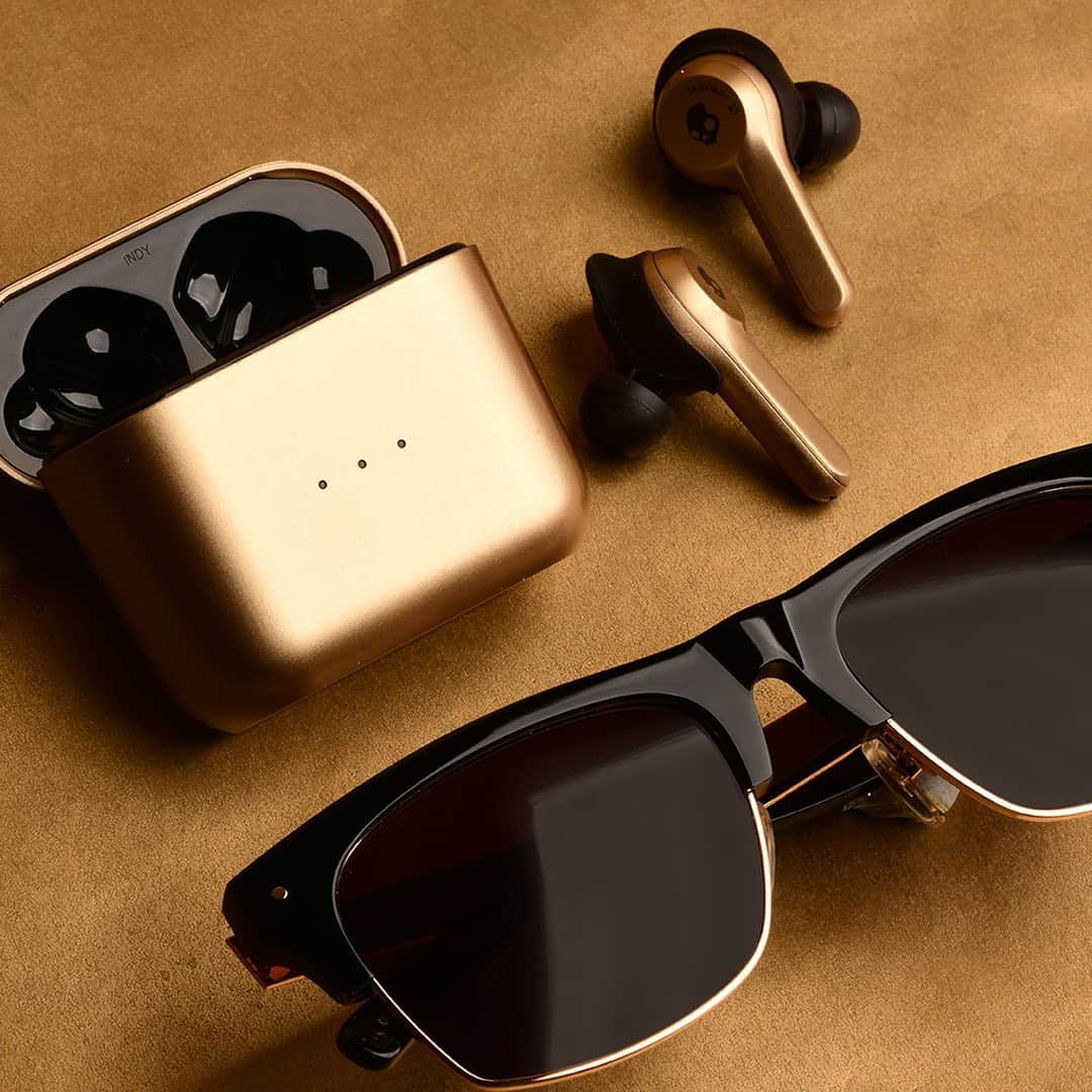 Skullcandy Japanさんのインスタグラム写真 - (Skullcandy JapanInstagram)「Indy Dope Gold👑﻿ ﻿ 年の瀬で胸が高鳴る事も多々増えきているのでは？﻿ 限定のゴールドカラーのIndyと9fiveのサングラスでDopeな世界を試してみては👑﻿ ﻿ ﻿ #feeldope #feelskullcandy #スカルキャンディー #Skullcandyjapan #Indy」12月26日 18時41分 - skullcandyjapan