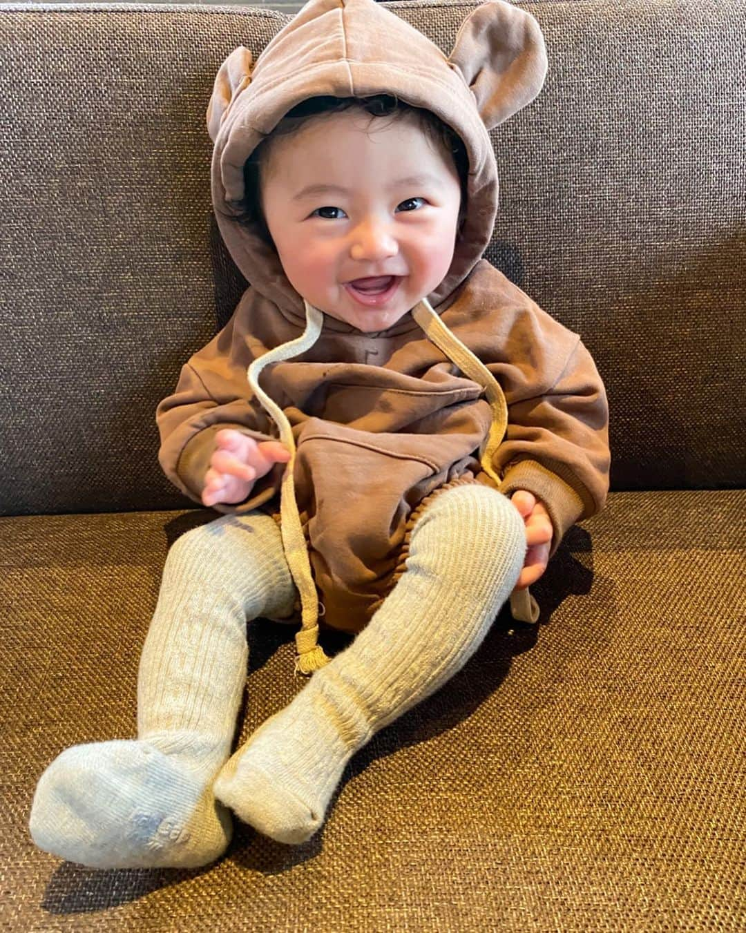 Ayaさんのインスタグラム写真 - (AyaInstagram)「@ivy_select_baby の 🐻ちゃんロンパースかわいいー💛 . 👶🏻の洋服って本間に 可愛いのがありすぎて🥰 今しか着れない洋服👖沢山着せたいなぁ❤️ . . 自分の買い物よりも👶🏻の服 選んでる時が一番楽しいっ😍💞て最近気づいた！ 👨🏻にママだねー！って言われた。笑 . . バーゲンが楽しみ😏 #0歳#生後4ヶ月#男の子#男の子ママ#たまひよ #新米ママ#ベビフル#8月生まれ#赤ちゃんのいる生活 #baby#babyboy#ベビー服#今日のけいぴ」12月26日 18時35分 - aya__fit