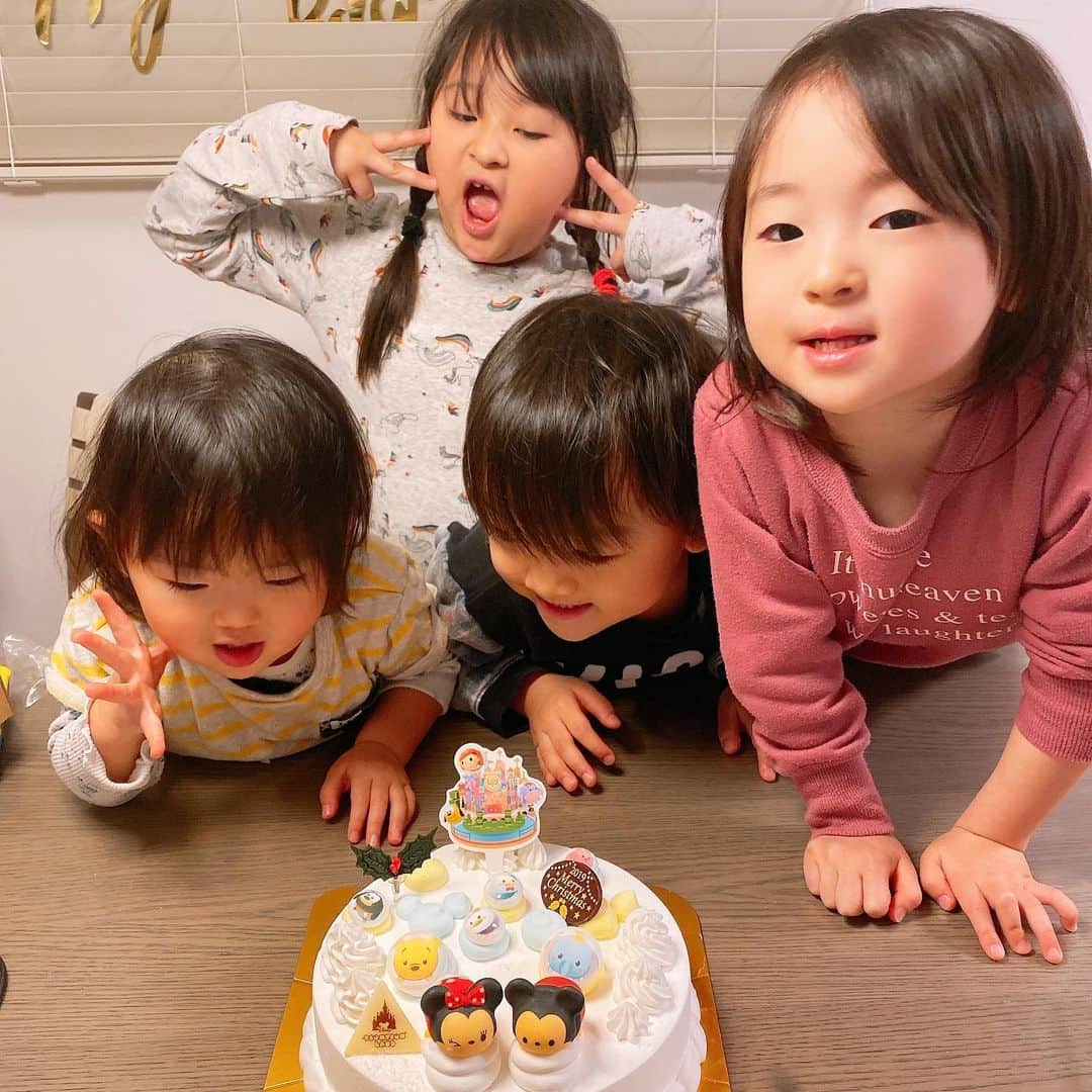 高村凛さんのインスタグラム写真 - (高村凛Instagram)「今年はクリスマスケーキ🎂4個も食べたよ🤣🎂🥰 そのうちの一つ、31ツムツムのアイスケーキ🎂💓❤️ #クリスマスケーキ #アイスケーキ #christmascake  #icecake #ツムツム」12月26日 18時38分 - rin_takamura