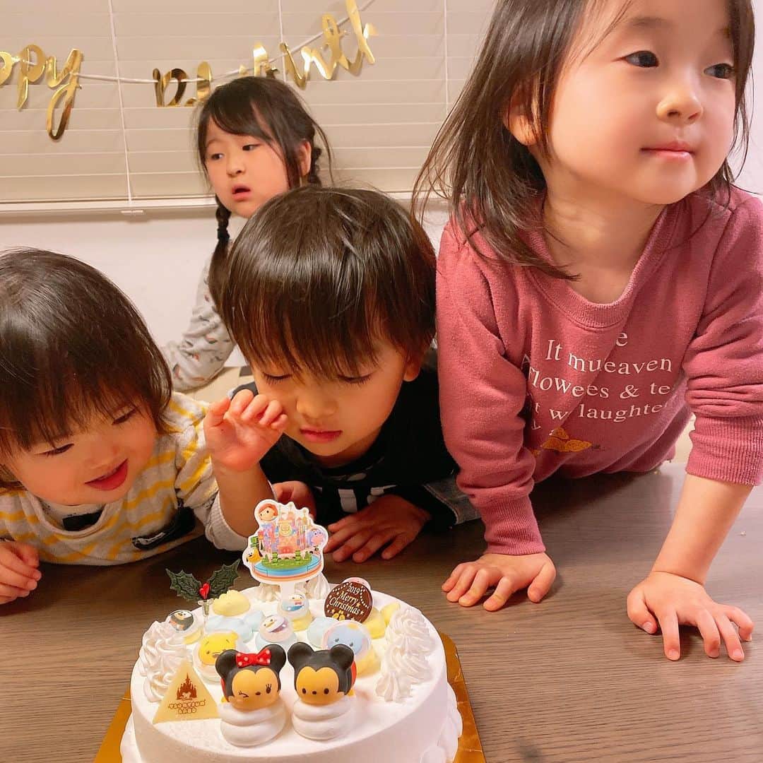 高村凛さんのインスタグラム写真 - (高村凛Instagram)「今年はクリスマスケーキ🎂4個も食べたよ🤣🎂🥰 そのうちの一つ、31ツムツムのアイスケーキ🎂💓❤️ #クリスマスケーキ #アイスケーキ #christmascake  #icecake #ツムツム」12月26日 18時38分 - rin_takamura