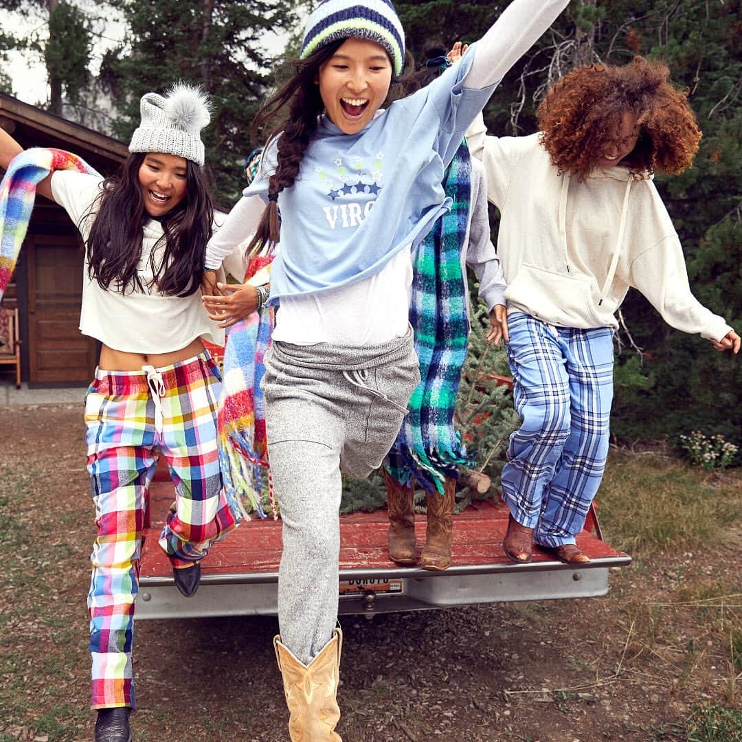 Aerie Japanのインスタグラム：「* \THANKS FOR BEING YOU!/ 日本国内店舗は12月31日(火)をもちまして営業終了いたします。 今後はグローバルサイトにて引き続きお買い物をお楽しみください🛍♡ * グローバルサイトへはプロフィールからチェックしてね✌️！ * #aerie #aeriejp #エアリー #aerieREAL」