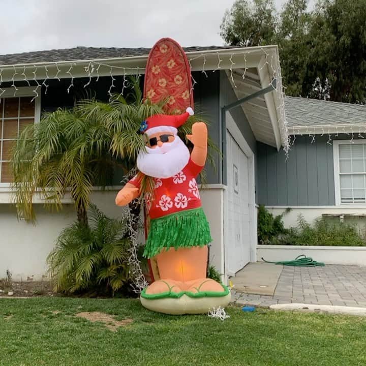 Jaeyoon Choiのインスタグラム：「Merry Christmas! 🎄🦌🛷🎅🤶🎁⛄️」