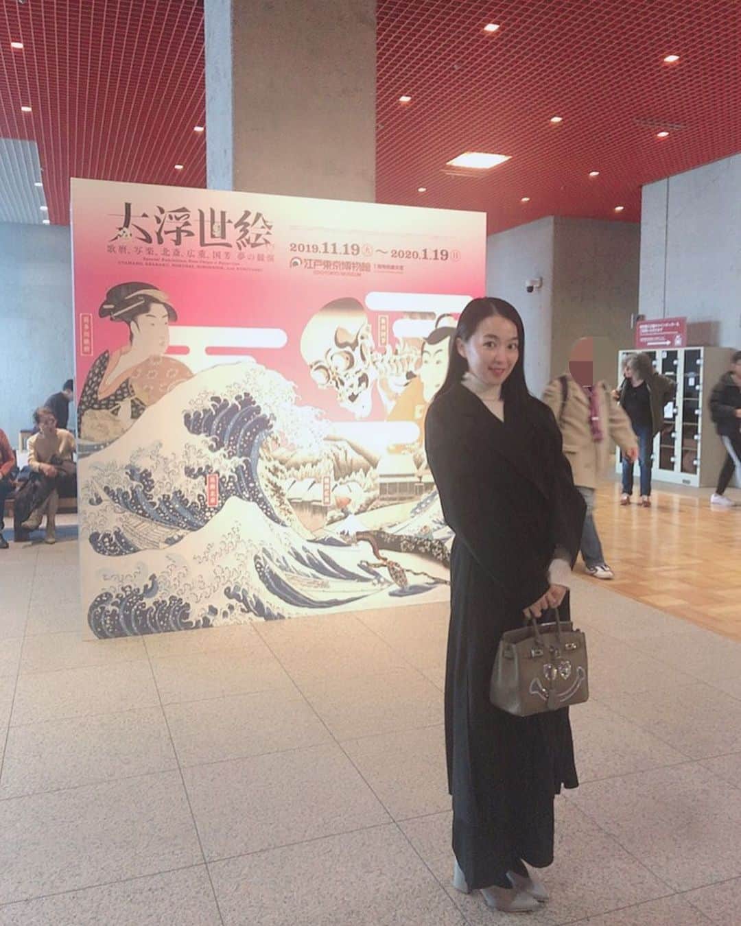 カン・ハンナのインスタグラム：「.﻿ ﻿ ﻿ 少し前のことですが、「大浮世絵」の展示を見に江戸東京博物館へ行ってきました💓　﻿ ﻿ ﻿ 最近、浮世絵のことを勉強し始めているので、実際に貴重な作品をたくさん見ることができて嬉しかったですし、とても勉強になりました。﻿ ﻿ ﻿ そして今は展示が終わってしまいましたが、私が行った時は「18世紀ソウルの日常」という展示も一緒に見ることができました。﻿ ﻿ ﻿ 文化は壁がありません。日本と韓国、そしてたくさんの国同士が活発に交流していけたらと心からお祈りしてます😌💓　﻿ ﻿ ﻿ ﻿ ﻿ ﻿ ﻿ ﻿ #江戸東京博物館 #大浮世絵﻿ #浮世絵 #博物館 #良い時間﻿ #18世紀ソウルの日常﻿ #博物館へまたお出かけしよう﻿ #ある週末 #温かい気持ちになりました　﻿ ﻿ ﻿ ﻿ ﻿」