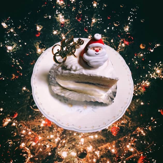 小島藤子さんのインスタグラム写真 - (小島藤子Instagram)「すず真奈が母用にちっこいショートケーキをくれました。かわいい。」12月26日 17時49分 - fujisan1216