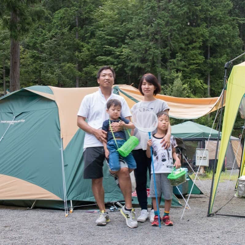 キャンプ情報サイト［ランタン］さんのインスタグラム写真 - (キャンプ情報サイト［ランタン］Instagram)「CAMP SMILE STYLE ／ スマイルランタンは キャンプの定番アイテム ＼ いろんなキャンパーのキャンプスタイルを現地取材と一般キャンパーからの投稿で数多く掲載してます。 . . 詳しくは @lantern.camp  webサイトをご覧ください . . #camp #camping #outdoor #travel #trip #lantern_smile #nature #キャンプ #キャンプ用品 #アウトドア #テント #自然 #旅行 #キャンプ初心者  #キャンプ好きな人と繋がりたい #青川峡キャンピングパーク #コールマン #スノーピーク #dod #アメニティドーム #トリコロールタープ #ファミリーキャンプ #ファミキャン」12月26日 17時51分 - lantern.camp