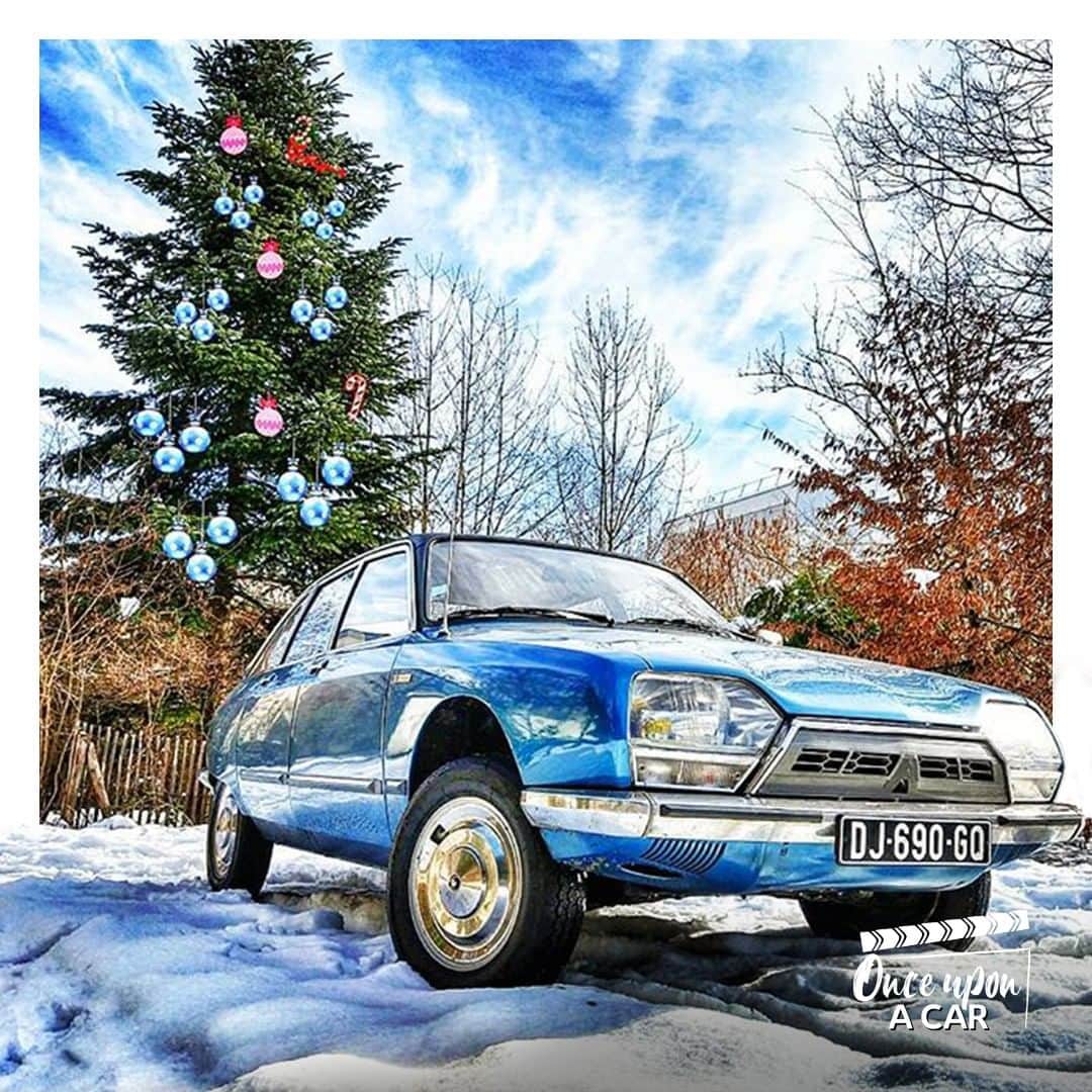 のインスタグラム：「🎄 Citroën GSで祝う、レトロなクリスマス。 @cfargi さん、素敵な写真をありがとうございます📸🇫🇷 #TBT #Citroën100 #CitroënOrigins」