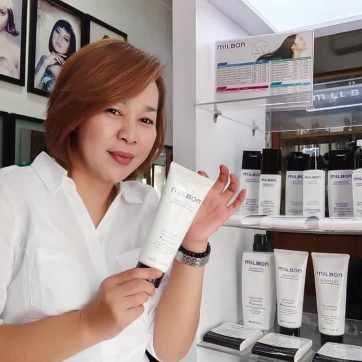 "milbon"（ミルボン）さんのインスタグラム写真 - ("milbon"（ミルボン）Instagram)「We interviewed stylist Yeni Nuryeni from "D’Amour", a well-known salon in Bandung, Indonesia, for the stylist's review of "milbon" products. ▼Impression and comments on "milbon" I have been using Milbon products for 5 years, and I am impressed by its high quality. ・ ▼Reaction and satisfaction rate from customers who have used the products "milbon" gains customers' favor for always fulfilling customers' expectations and delivering satisfactory results. ・ ▼Commitment as a hair stylist My philosophy as hair designer is to help my clients solving their hair problems. ・ "Milbon Co., Ltd.", with cutting-edge technology and devotion, strives to create products that meet with customers' expectations. Together with stylist Yeni Nuryeni and salons from around the world, we commit to making women's hair become more beautiful and stronger. ・ "D’Amour" Indonesia Location：Jl.soekarno Hatta mekar wangi no 2A Business Hours：8:00 - 18:00 (8:00 - 17:00 on Sundays) ＝＝＝＝＝＝＝＝＝＝ Milbon official account. We provide worldwide stylist-trusted hair products. On this account, we share how hairstylists around the world use Milbon products. Check out their amazing techniques! ＝＝＝＝＝＝＝＝＝＝ #milbon #globalmilbon #milbonproducts #hairdesign #haircut #haircare #hairstyle #hairarrange #haircolor #hairproduct #hairsalon #beautysalon #hairdesigner #hairstylist #hairartist #hairgoals #hairproductjunkie #hairtransformation #hairart #hairideas #indonesia #damour #damoursalon」12月26日 18時00分 - milbon_gm