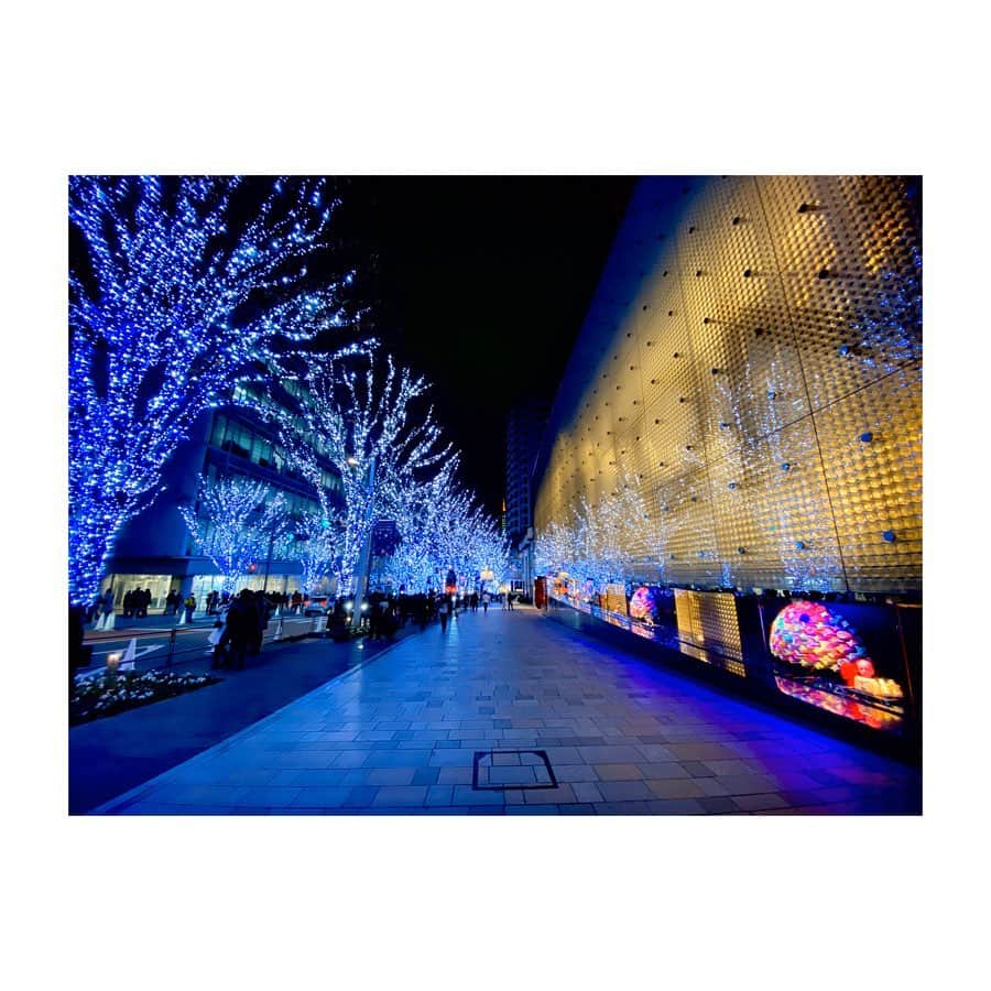 小野寺結衣さんのインスタグラム写真 - (小野寺結衣Instagram)「・﻿ ﻿ ﻿ クリスマス当日じゃないと人も少なくて﻿ とっても綺麗な写真が撮れました☺️🎄﻿ ﻿ ﻿ ﻿ ﻿ #イルミネーション #六本木 #🎄#けやき坂 ﻿#tokyo #🇯🇵 #夜景 と #東京タワー まじまじと見つめたの久しぶり🌠」12月26日 18時00分 - yui_onodera0831