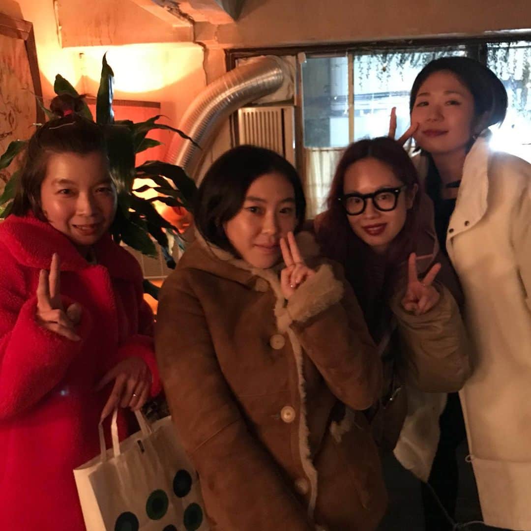 松居瑠里のインスタグラム：「ご報告🌏アシスタントだったはるちゃんこと飛田はるみ独立しました。10月に独立してやっとおめでとう会ができまして笑 お仕事の皆様またよろしくお願い致します🔥」